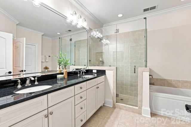 6831 Louisburg Square Lane, Charlotte, NC 28210