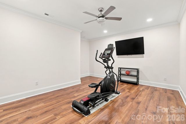 6831 Louisburg Square Lane, Charlotte, NC 28210