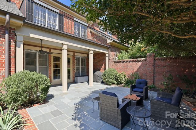 6831 Louisburg Square Lane, Charlotte, NC 28210