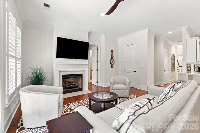 6831 Louisburg Square Lane, Charlotte, NC 28210