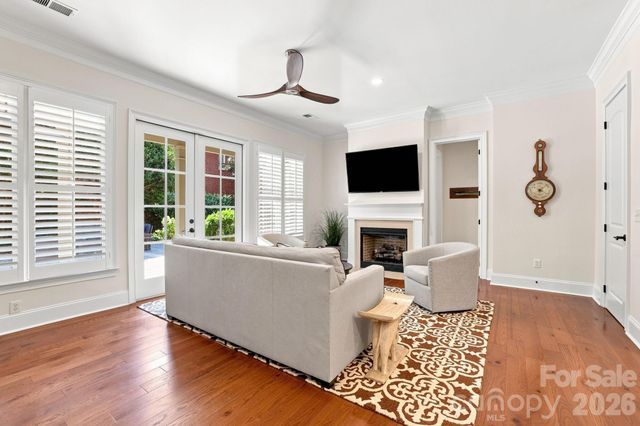 6831 Louisburg Square Lane, Charlotte, NC 28210