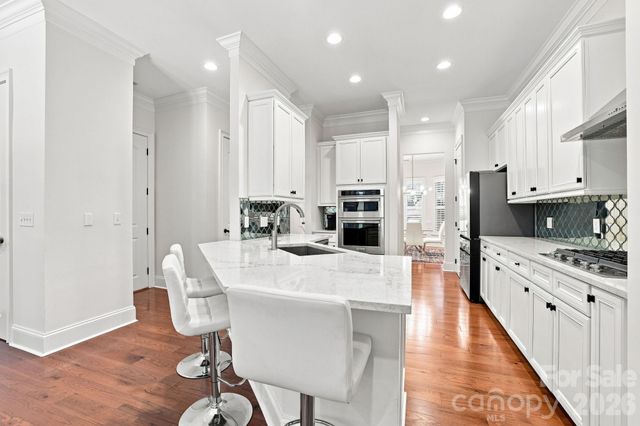 6831 Louisburg Square Lane, Charlotte, NC 28210