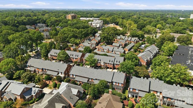6831 Louisburg Square Lane, Charlotte, NC 28210