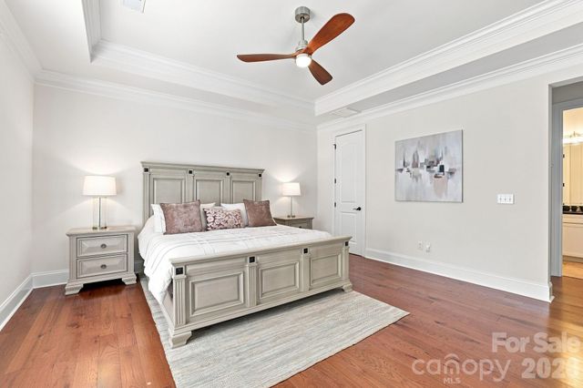 6831 Louisburg Square Lane, Charlotte, NC 28210