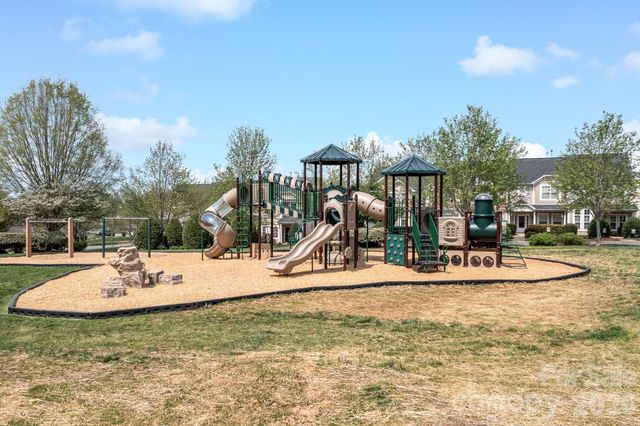 17640 Caldwell Track Drive, Cornelius, NC 28031