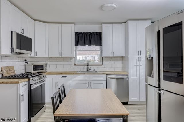 22 Wanaque Ave, Wanaque Boro, NJ 07420