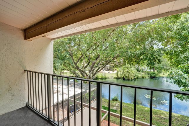 731 E COCO PLUM Circle 4, Plantation, FL 33324