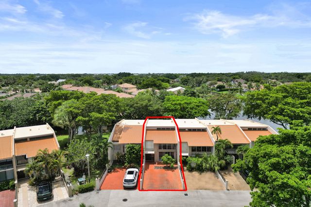 731 E COCO PLUM Circle 4, Plantation, FL 33324