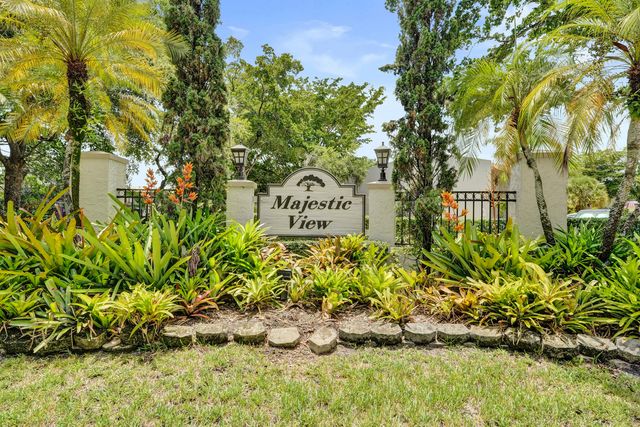 731 E COCO PLUM Circle 4, Plantation, FL 33324
