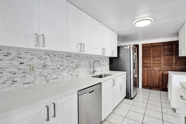 731 E COCO PLUM Circle 4, Plantation, FL 33324