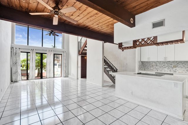 731 E COCO PLUM Circle 4, Plantation, FL 33324