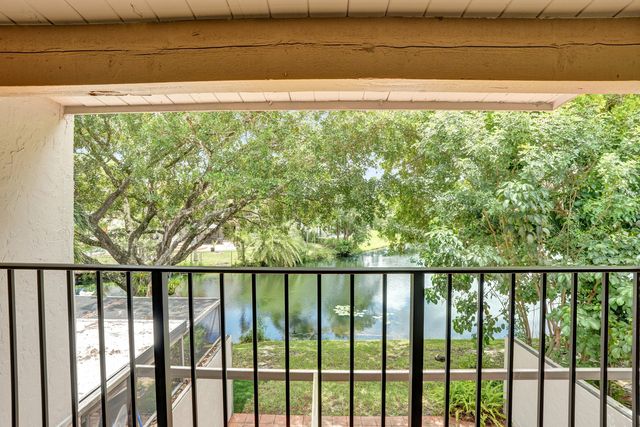 731 E COCO PLUM Circle 4, Plantation, FL 33324