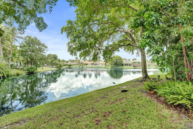 731 E COCO PLUM Circle 4, Plantation, FL 33324