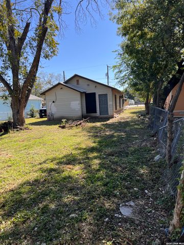 1011 Center St, San Antonio, TX 78202