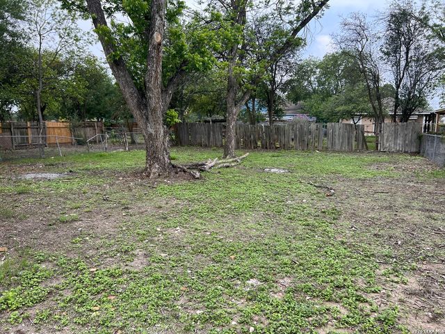 1011 Center St, San Antonio, TX 78202
