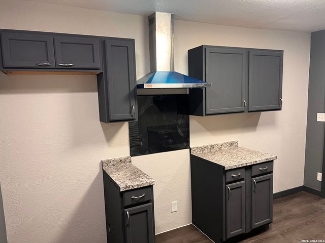 1011 Center St, San Antonio, TX 78202