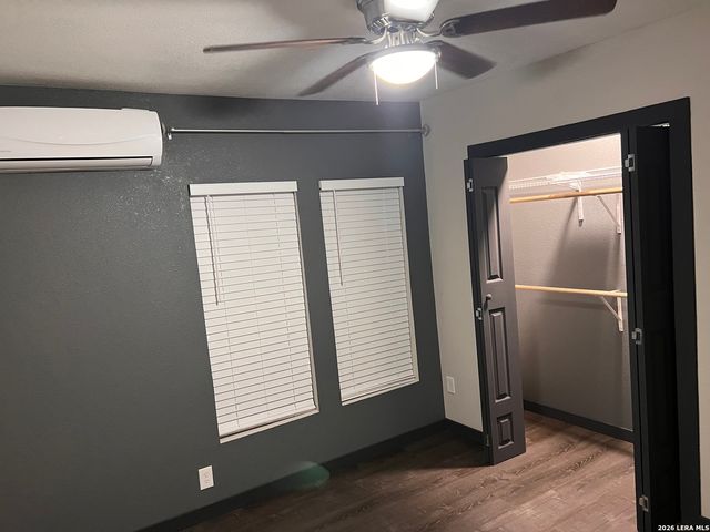 1011 Center St, San Antonio, TX 78202