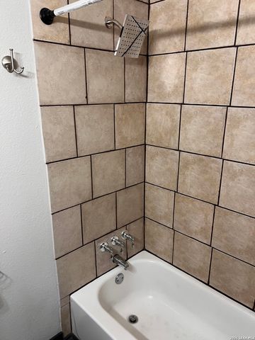 1011 Center St, San Antonio, TX 78202