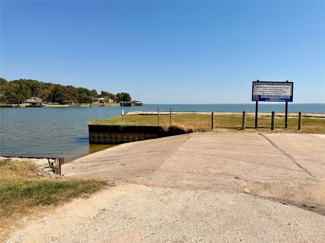 94 Gov Bell Drive, Point Blank, TX 77364