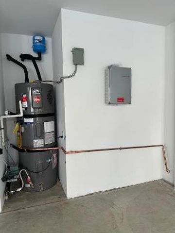 9423 N Sepulveda Boulevard 5, North Hills, CA 91343