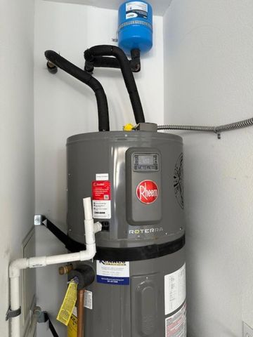 9423 N Sepulveda Boulevard 5, North Hills, CA 91343