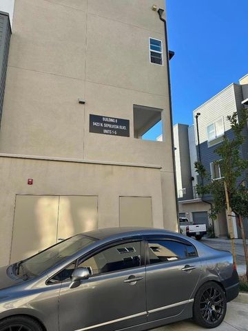 9423 N Sepulveda Boulevard 5, North Hills, CA 91343