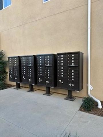 9423 N Sepulveda Boulevard 5, North Hills, CA 91343