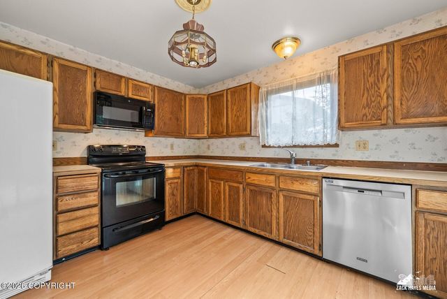 820 Woodmar Place, Anchorage, AK 99515
