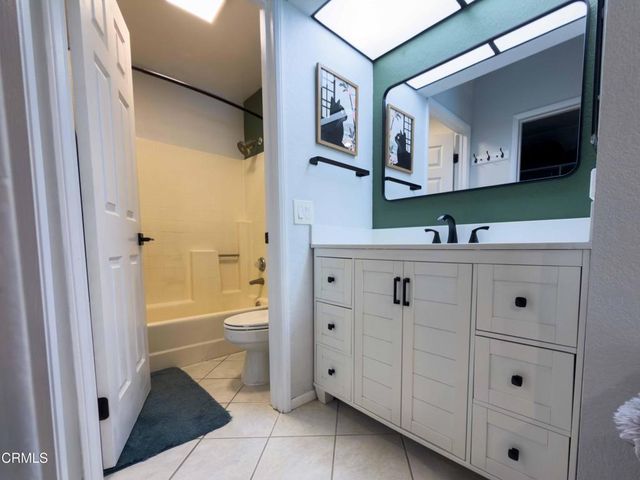 684 Sutton Crest Trail TL107, Oak Park, CA 91377