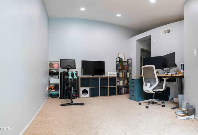 684 Sutton Crest Trail TL107, Oak Park, CA 91377