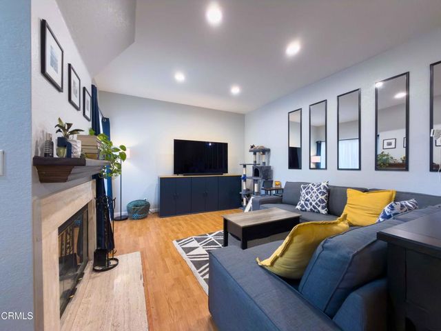 684 Sutton Crest Trail TL107, Oak Park, CA 91377