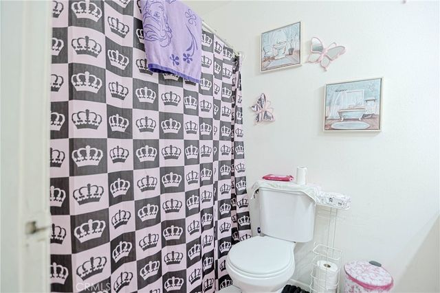1400 W Warner, Santa Ana, CA 92704