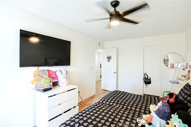 1400 W Warner, Santa Ana, CA 92704