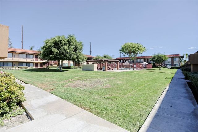 1400 W Warner, Santa Ana, CA 92704