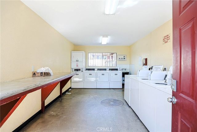 1400 W Warner, Santa Ana, CA 92704