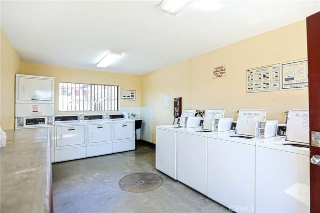 1400 W Warner, Santa Ana, CA 92704