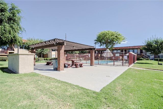 1400 W Warner, Santa Ana, CA 92704