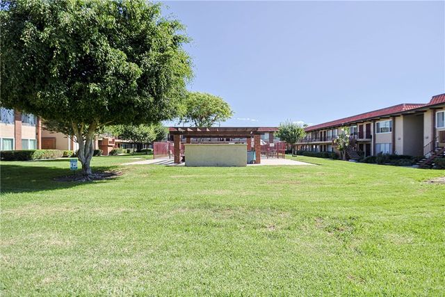 1400 W Warner, Santa Ana, CA 92704