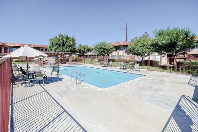1400 W Warner, Santa Ana, CA 92704