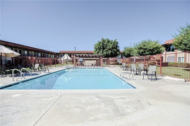1400 W Warner, Santa Ana, CA 92704