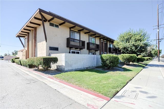 1400 W Warner, Santa Ana, CA 92704