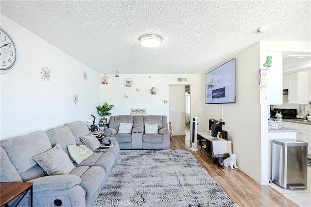 1400 W Warner, Santa Ana, CA 92704