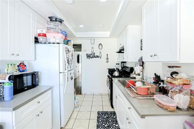 1400 W Warner, Santa Ana, CA 92704
