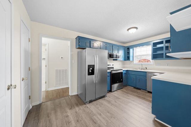 1361 Jenny Ln, Clarksville, TN 37042