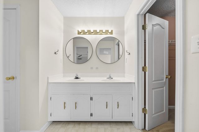 1361 Jenny Ln, Clarksville, TN 37042