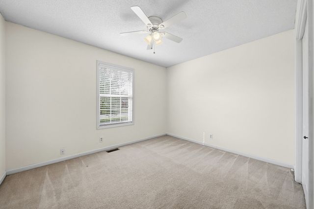 1361 Jenny Ln, Clarksville, TN 37042