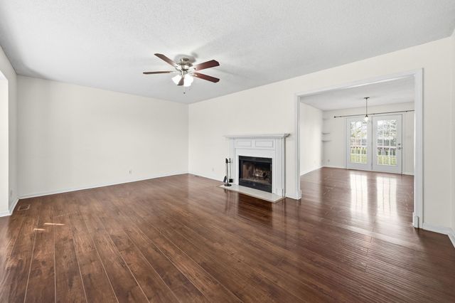 1361 Jenny Ln, Clarksville, TN 37042