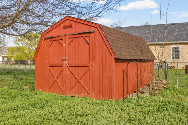 1361 Jenny Ln, Clarksville, TN 37042