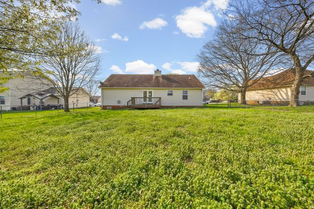 1361 Jenny Ln, Clarksville, TN 37042