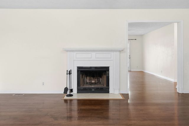 1361 Jenny Ln, Clarksville, TN 37042